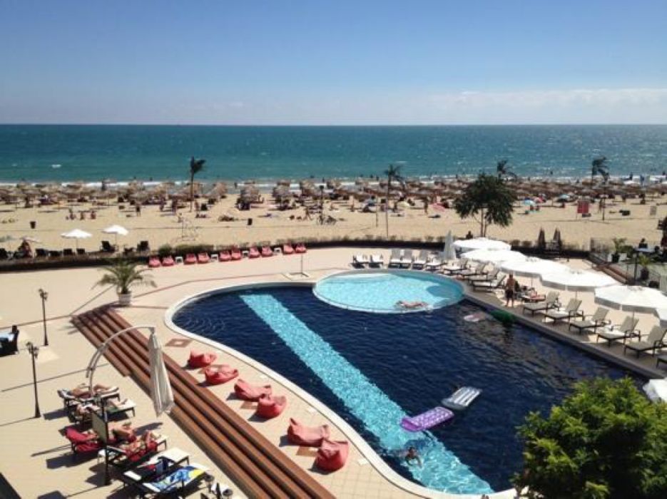 Продава се Двустаен апартамент в к.к. Слънчев бряг - 52 кв.м за 1404 €/кв.м - Снимка #1