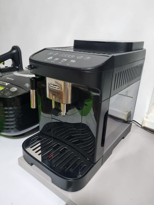 Espressor Delonghi magnifica
