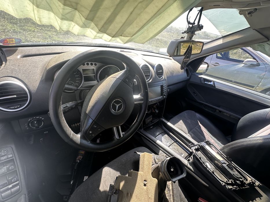 Dezmembrez Mercedes ML 320