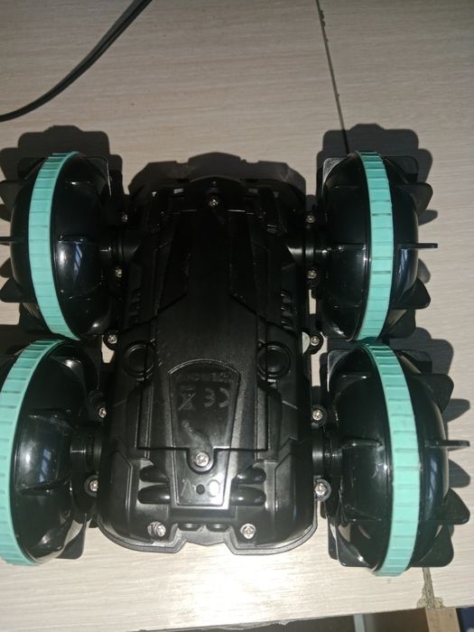 Машинка амфибия ,