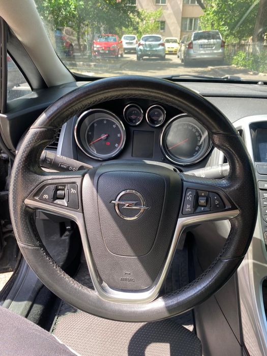 Vand  urgent opel astra j 2010, motoe 2.0 CDTI, 160CP