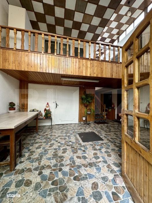 Casa individuala, 200 mp, ideala pentru 2 familii, zona Iosefin