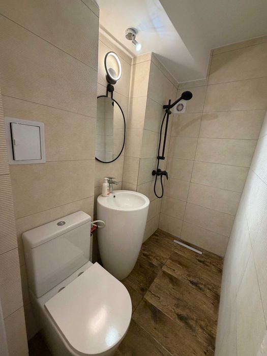 Inchiriez Garsoniera renovata premium, bloc cu centrala proprie