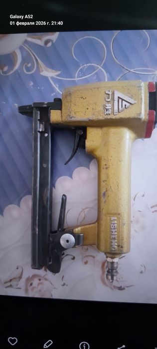 Степлер мебельный