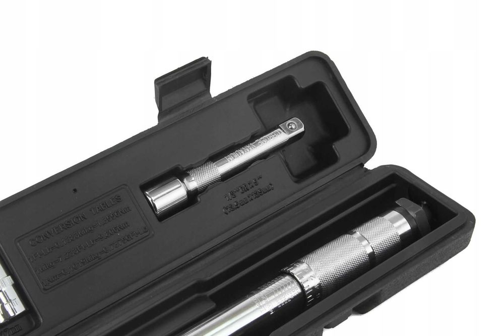 Динамометричен ключ 1/2" 28 – 210 Nm + комплект вложки (17, 19, 21 мм)