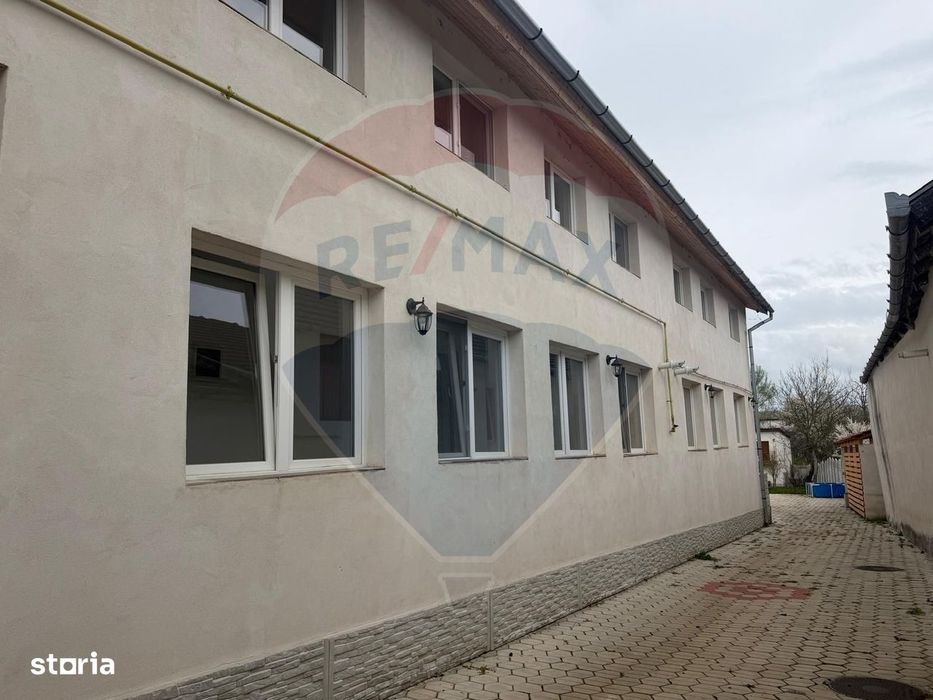 Casă + anexă cu terasă și grătar – 750 mp teren, Pricaz