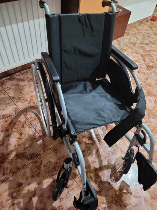 Scaun rulant nou ( handicap dizabilitati)  cu latimea sezutului 42 cm
