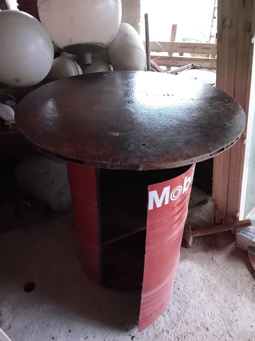 Градинска пейка.