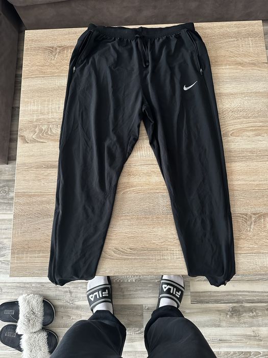 Долнище найк в добро състояние