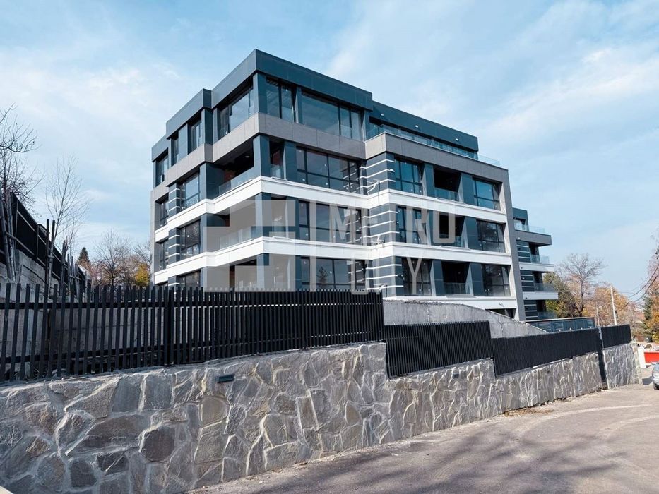 Продава се Тристаен апартамент в София, Бояна - 141 кв.м за 2483 €/кв.м - Снимка #1