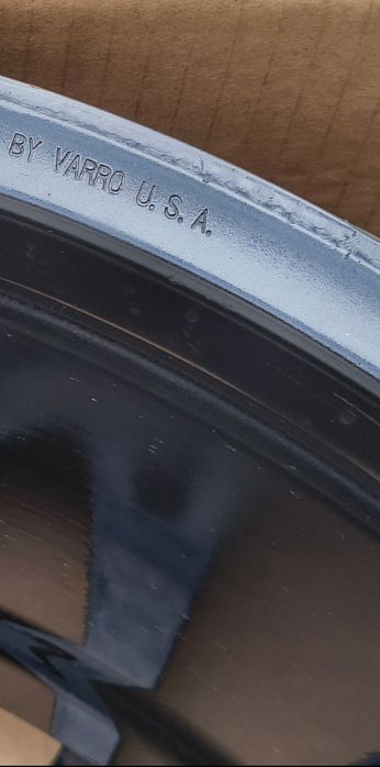 Jante 5 x 114.3 R20  Varro USA  - Full Black  Alpine Aston Martin BYD Dodge  INFINITI Land Rover LEXUS MASERATI Mitsubishi NISSAN Suzuki TESLA TOYOTA