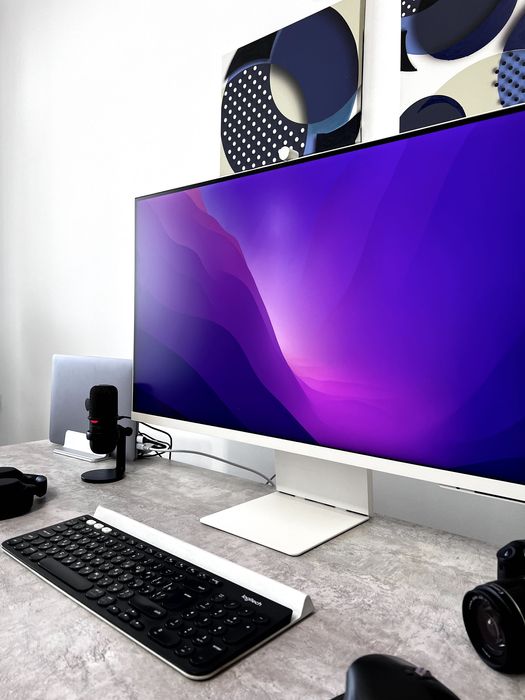 Продам монитор Samsung LS32BM801UIXCI белый