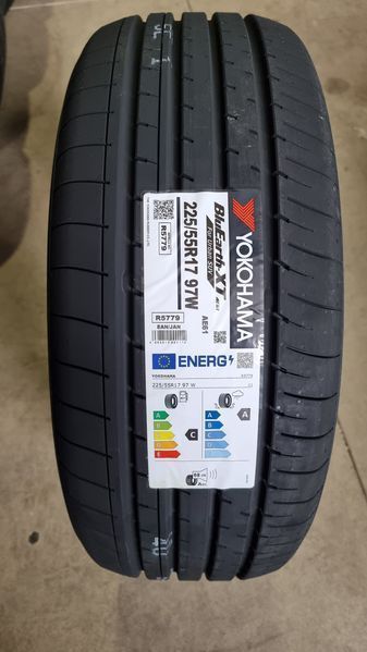 225/55/17 YOKOHAMA 4бр