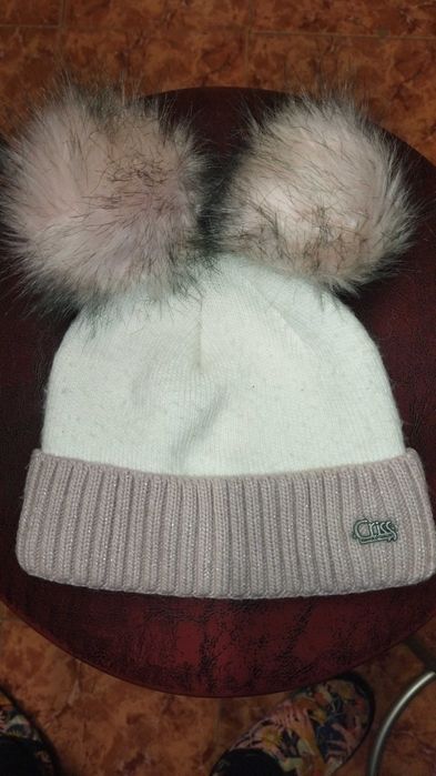 Зимни шапки 2 пампона 3-5 г