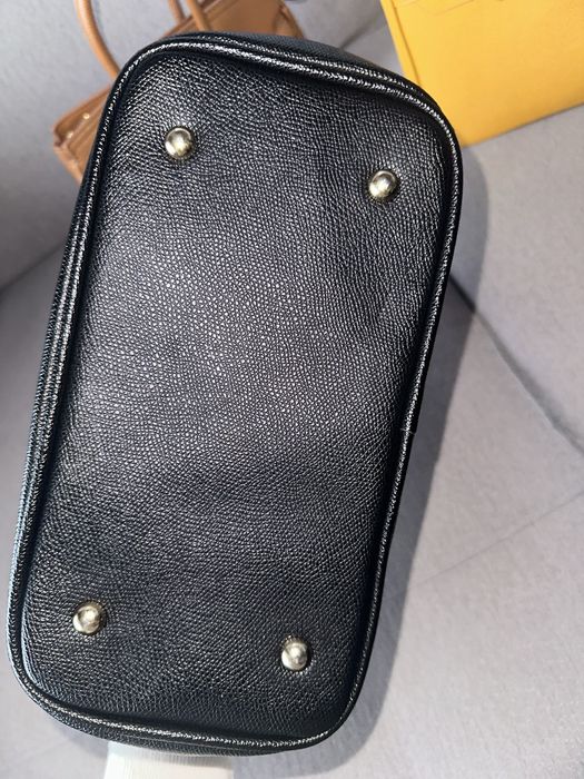 Чанти различни цветове