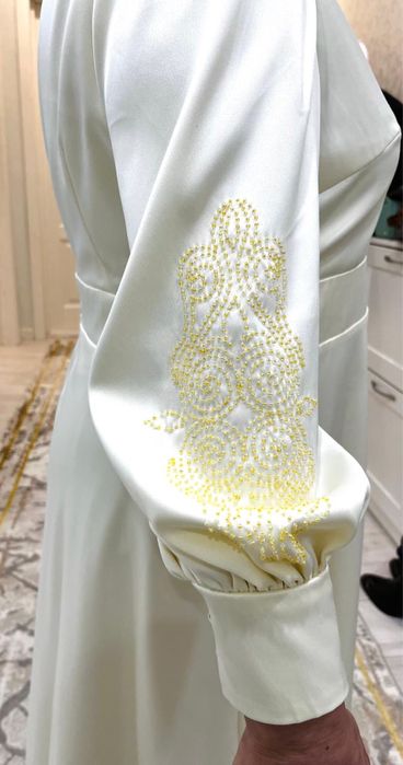 Платье нарядное женское