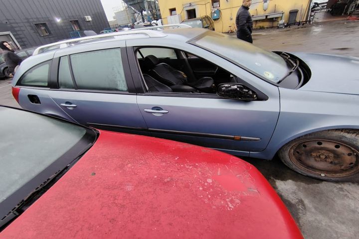 Aripa fata stanga Renault Laguna 2003 1.9 DCi MT (120 hp)