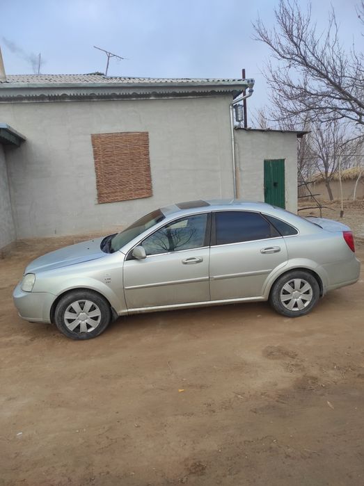 Шевроле Лачетти 2009 год