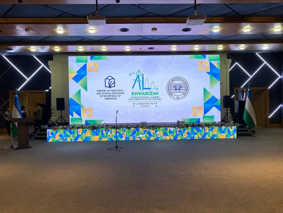 Led Ekran Manitor Podium Saxna