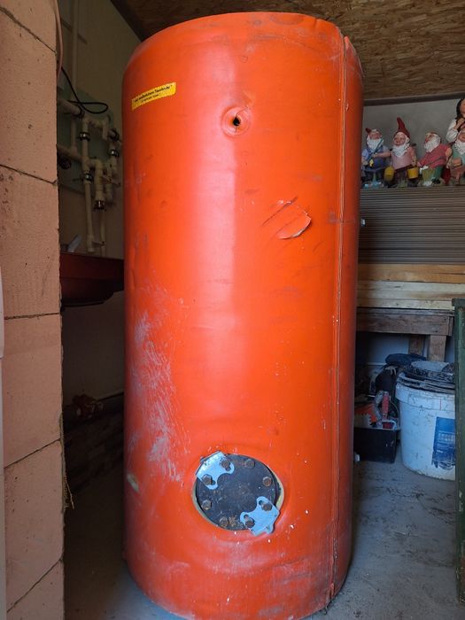 Boiler cu serpentina 
380litri 
Posibilitate de a pune si rezistenta e