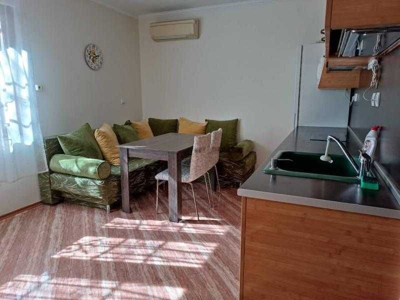 Дава се под наем Двустаен апартамент в Бургас, Център - 120 кв.м за 714 € - Снимка #5