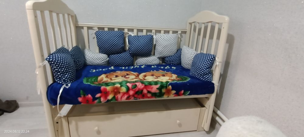 Продам детскую кроватку