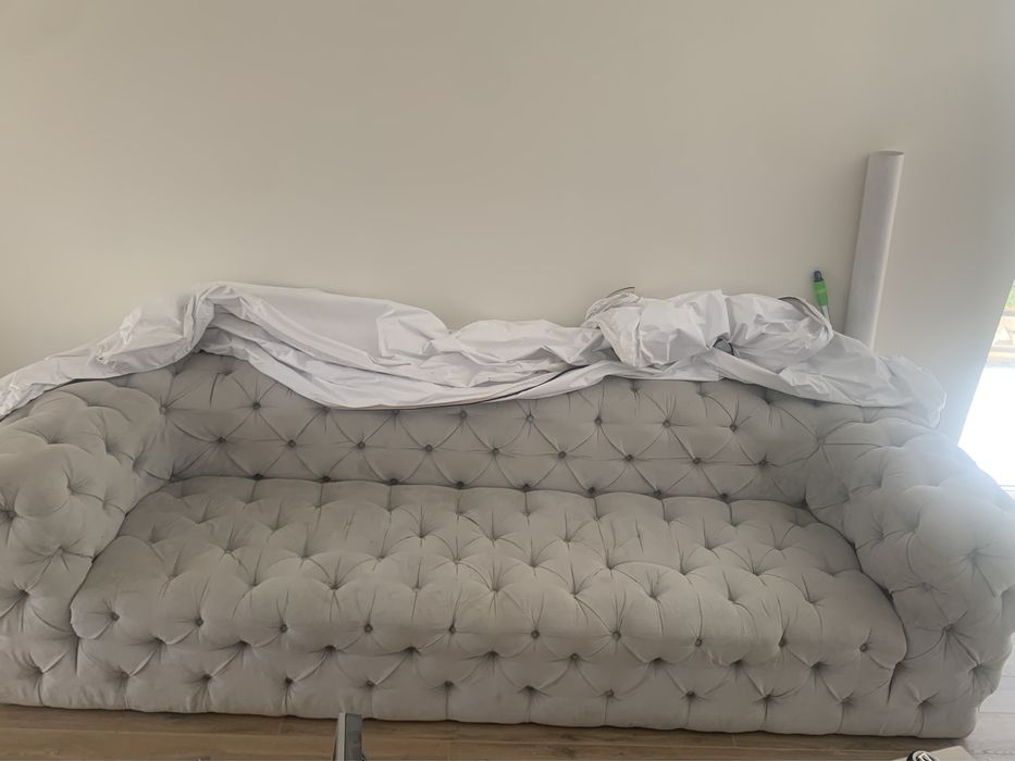 Диван белый