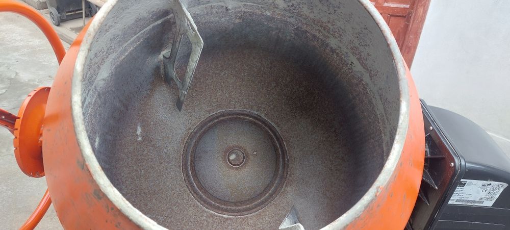 Betoniera  190  l