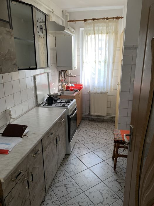 Inchiriez apartament 2 camere,zona Gemenii