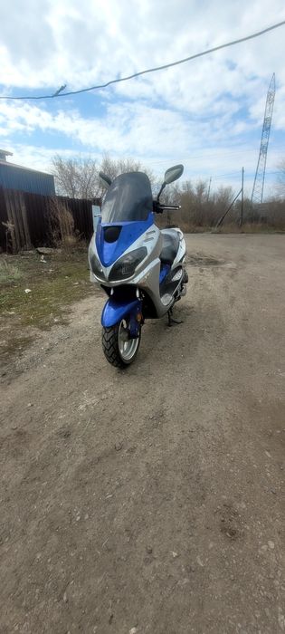 Продаю скутер 150 кубов