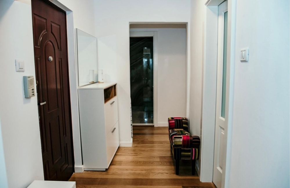 Inchiriez apartament in zona centrala