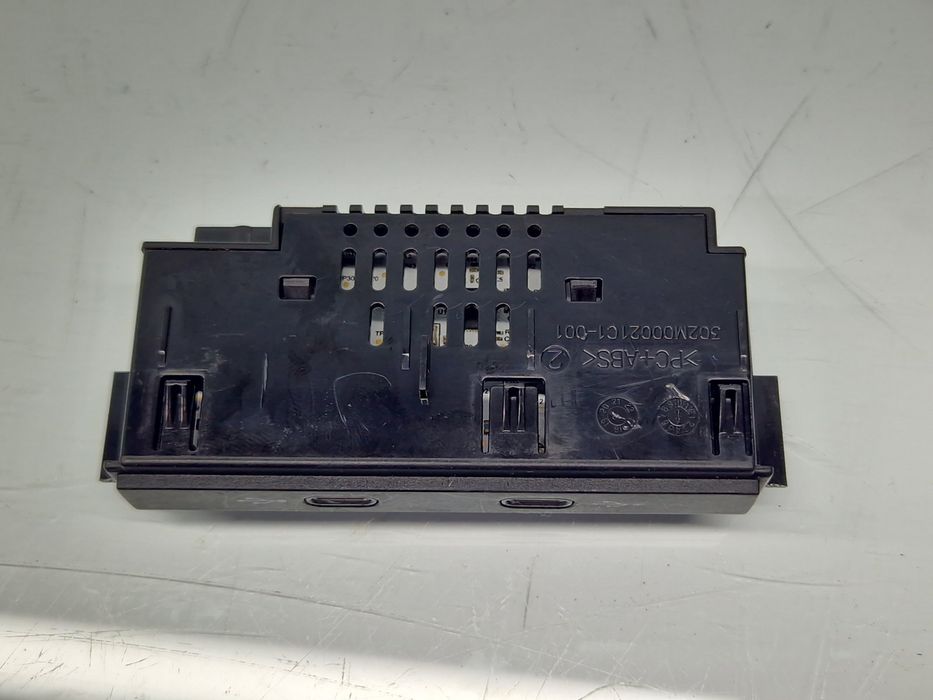 Conector auxiliar USB Volkswagen Touran (5T1) R-line [Fabr 2015-preze