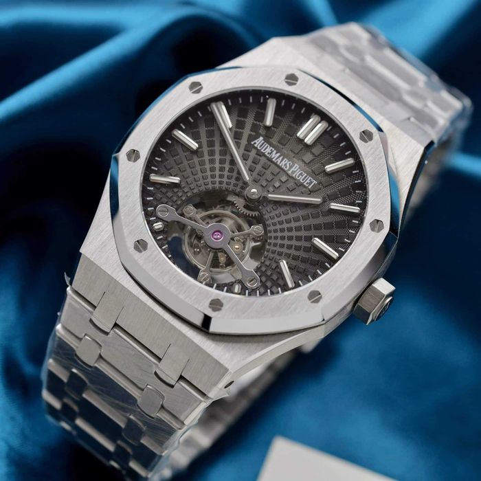 Audemars Piguet Royal oak активен турбийон