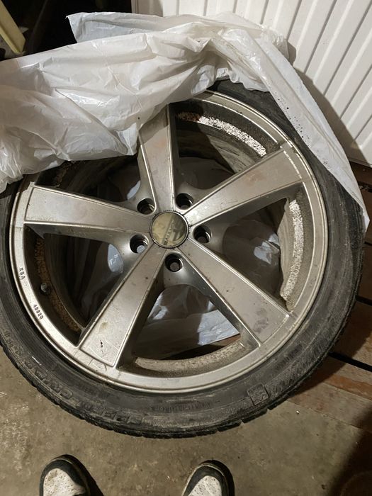 Vand jante r18 cu cauciucuri bune