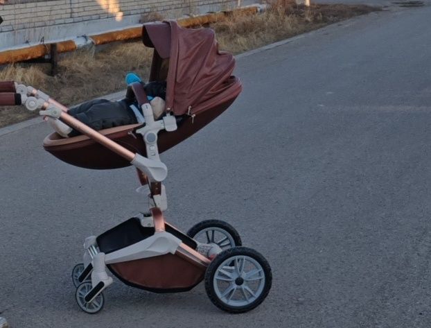 Коляска Hot mom.