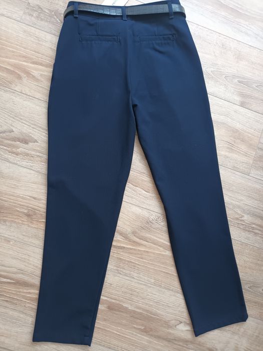 Нов дамски панталон тъмносин цвят с колан размер 36