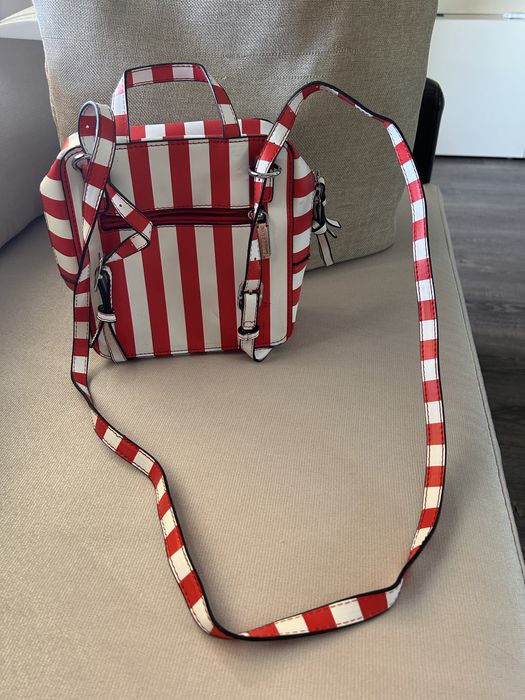 Дамска малка чантичка-раничка