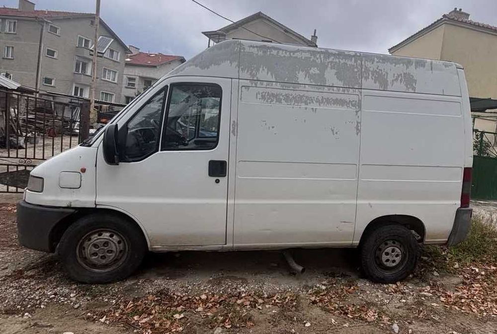 Продавам микробус в движение