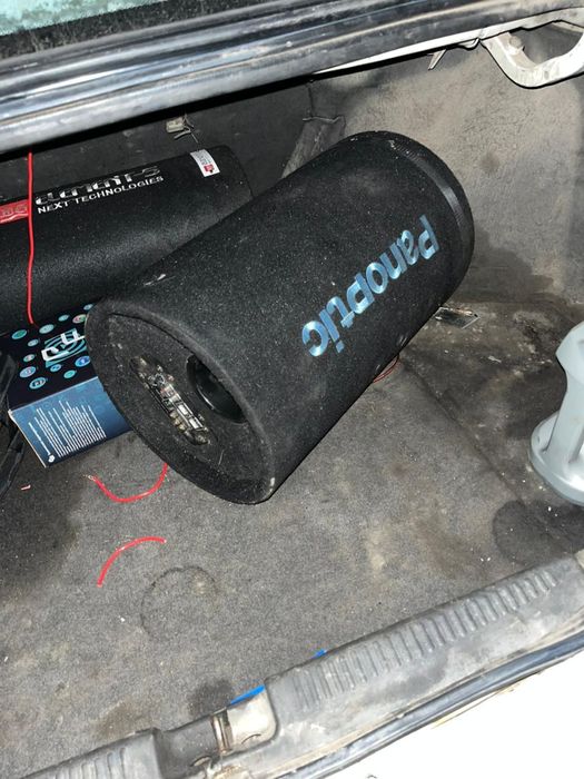 Продам 2 сабвуфера