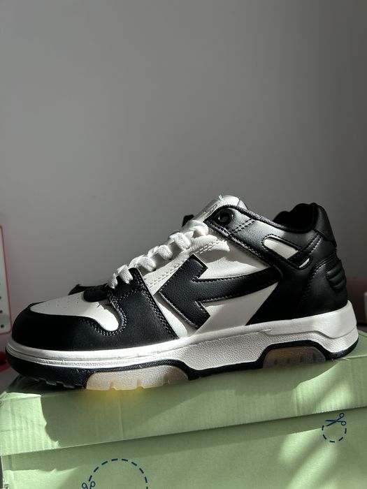Vand Off-White Out of Office