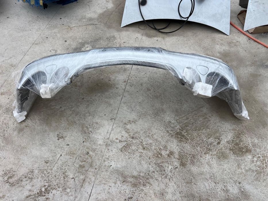 Продам бампер мерс 211 w211