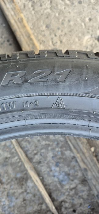 4 anvelope iarna Pirelli 295/40/21.Pretul este pe bucata.