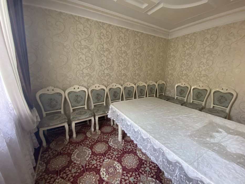 Стол стульясымен сатылады