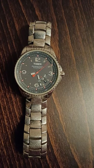 Часовник  Timex Perpetual Calendar