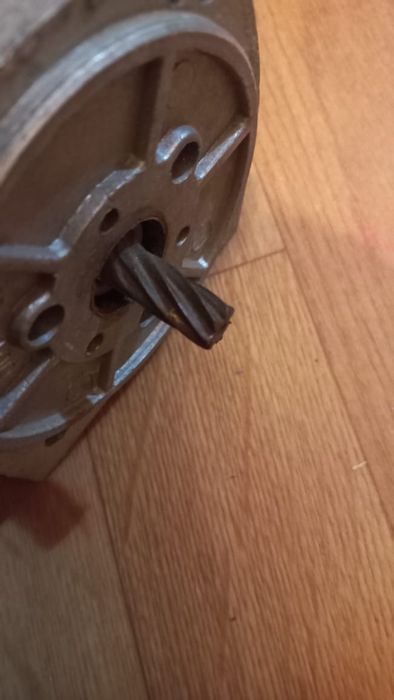 Продам Мотор Рабочий на 220 вольт