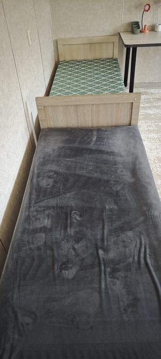 родаю 4 кровати, размер 90×200.