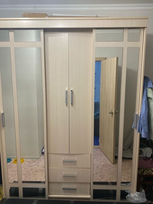 Продам шкаф для одежды