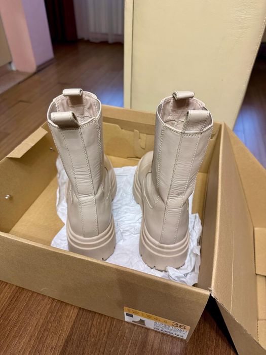 Ghete crem Zara marimea 36