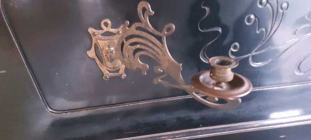 Продаётся антикварное пианино 1888 года "Леппенберг"