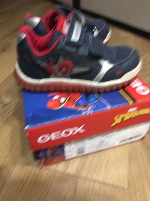 Детские кроссовки, 26 размер